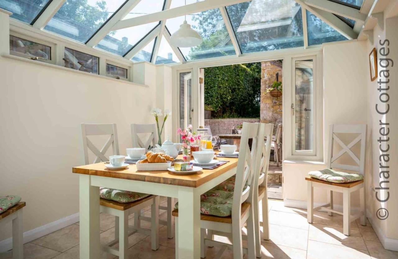 Weir Cottage Bourton-on-the-Water Екстер'єр фото
