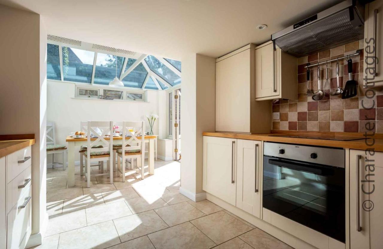 Weir Cottage Bourton-on-the-Water Екстер'єр фото