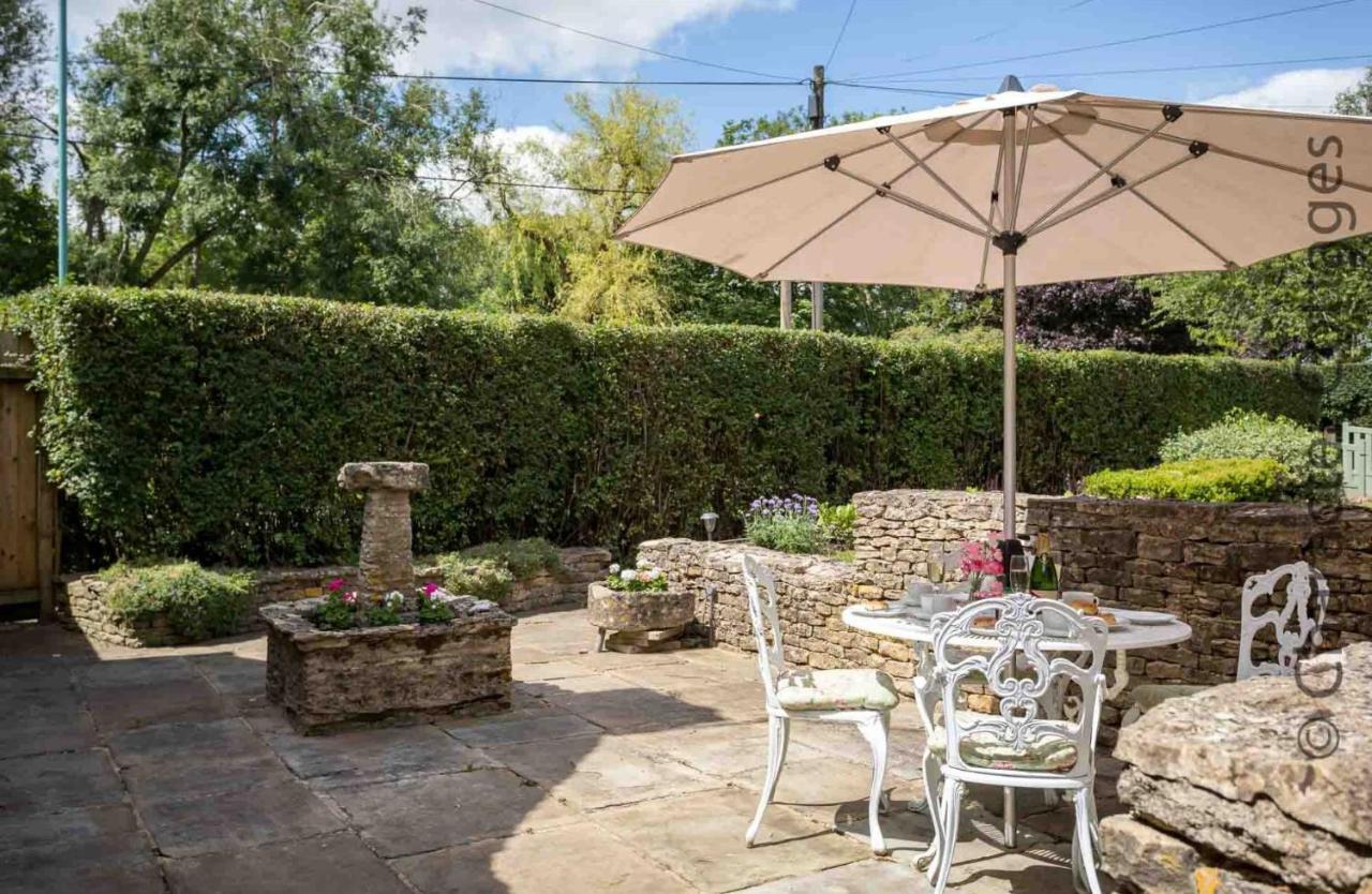 Weir Cottage Bourton-on-the-Water Екстер'єр фото