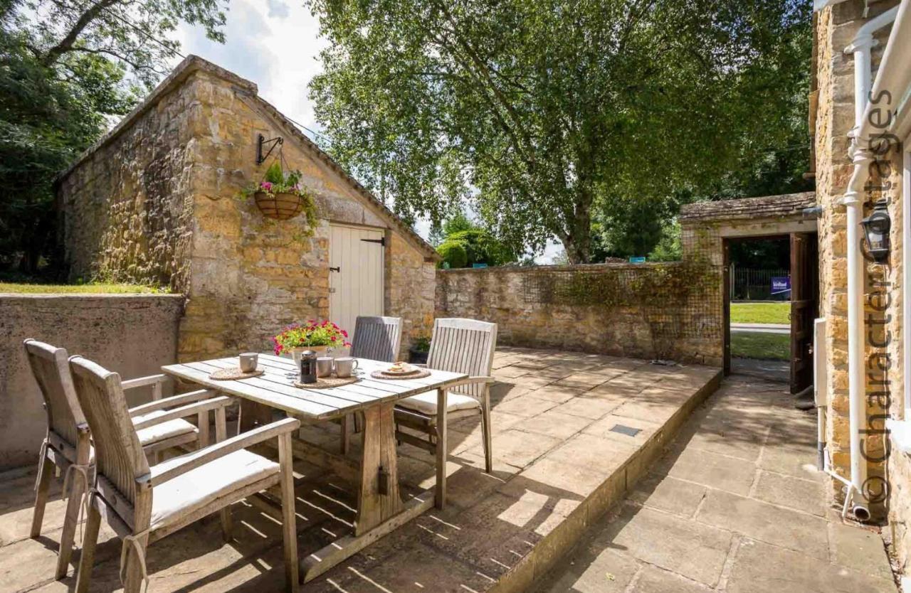 Weir Cottage Bourton-on-the-Water Екстер'єр фото