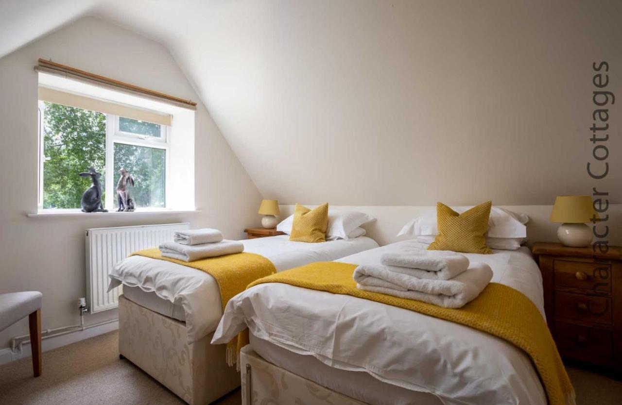 Weir Cottage Bourton-on-the-Water Екстер'єр фото