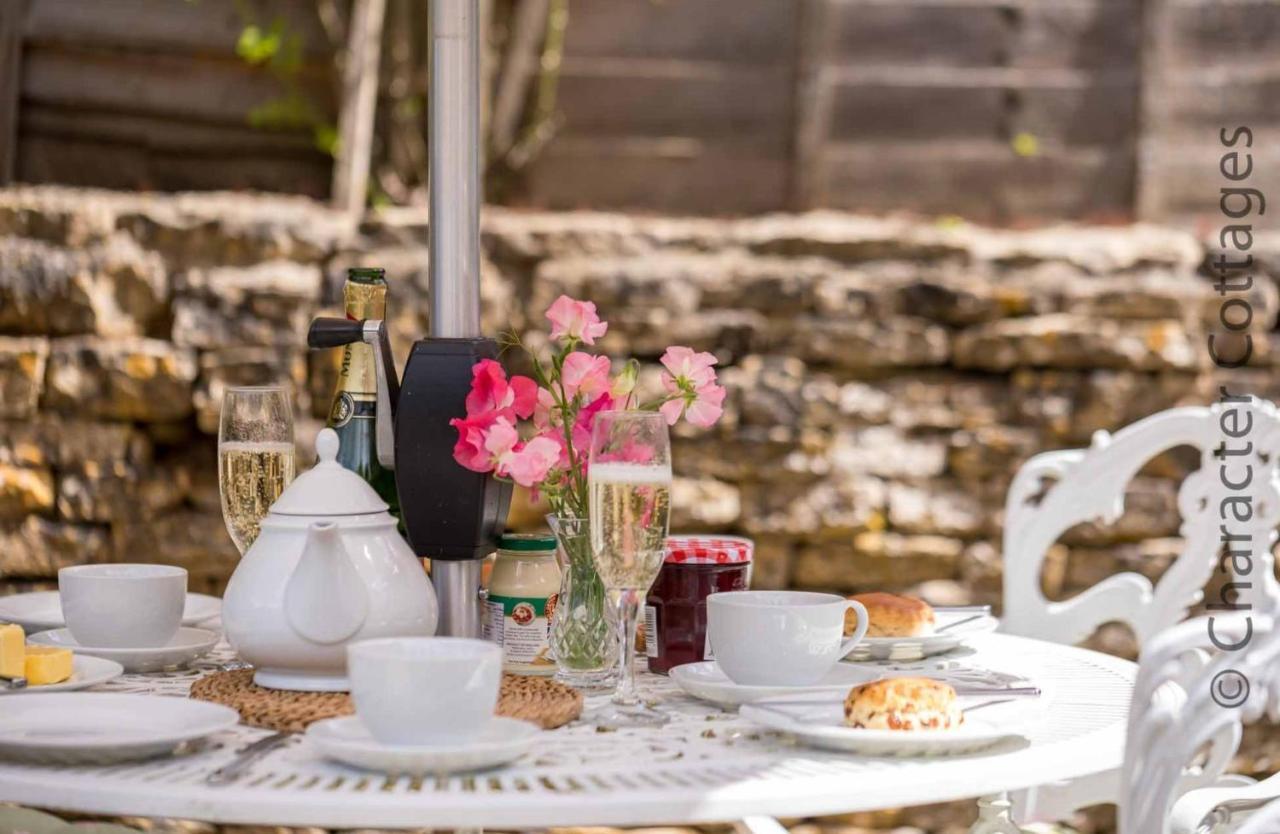 Weir Cottage Bourton-on-the-Water Екстер'єр фото
